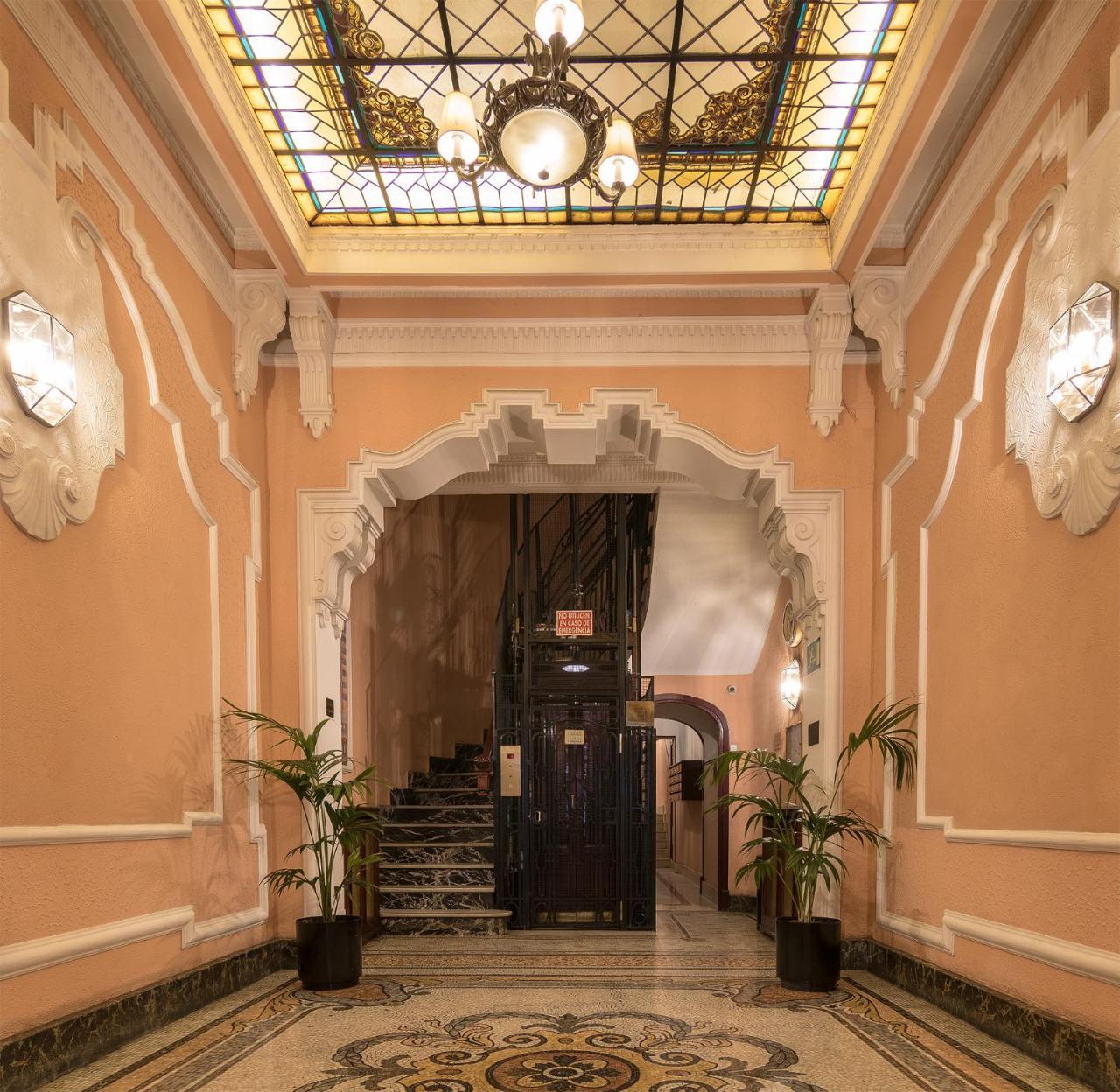 Hostal Santillan Madrid Eksteriør billede