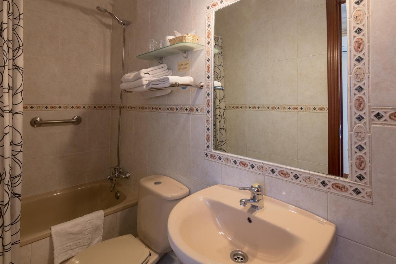 Hostal Santillan Madrid Eksteriør billede
