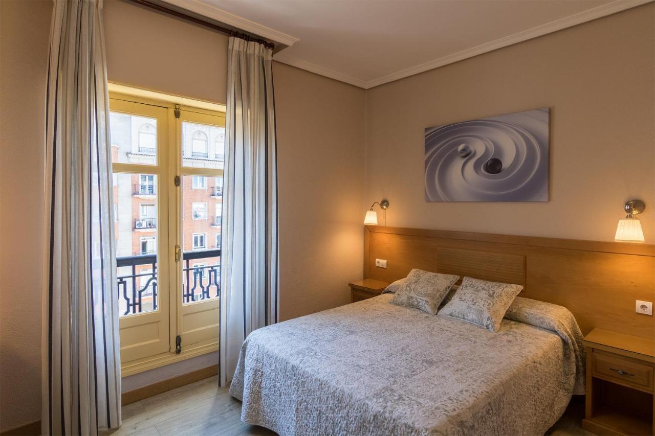 Hostal Santillan Madrid Eksteriør billede