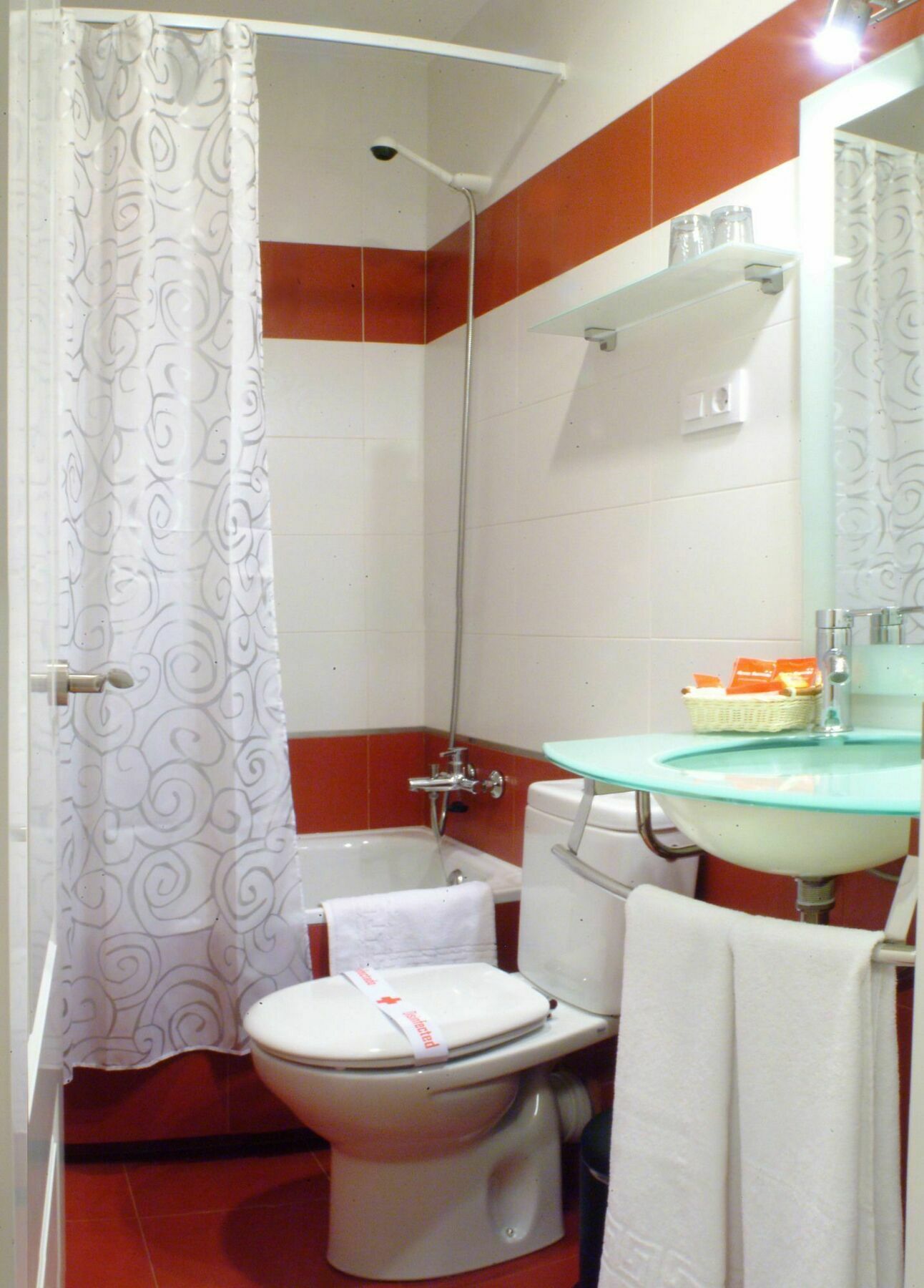 Hostal Santillan Madrid Eksteriør billede