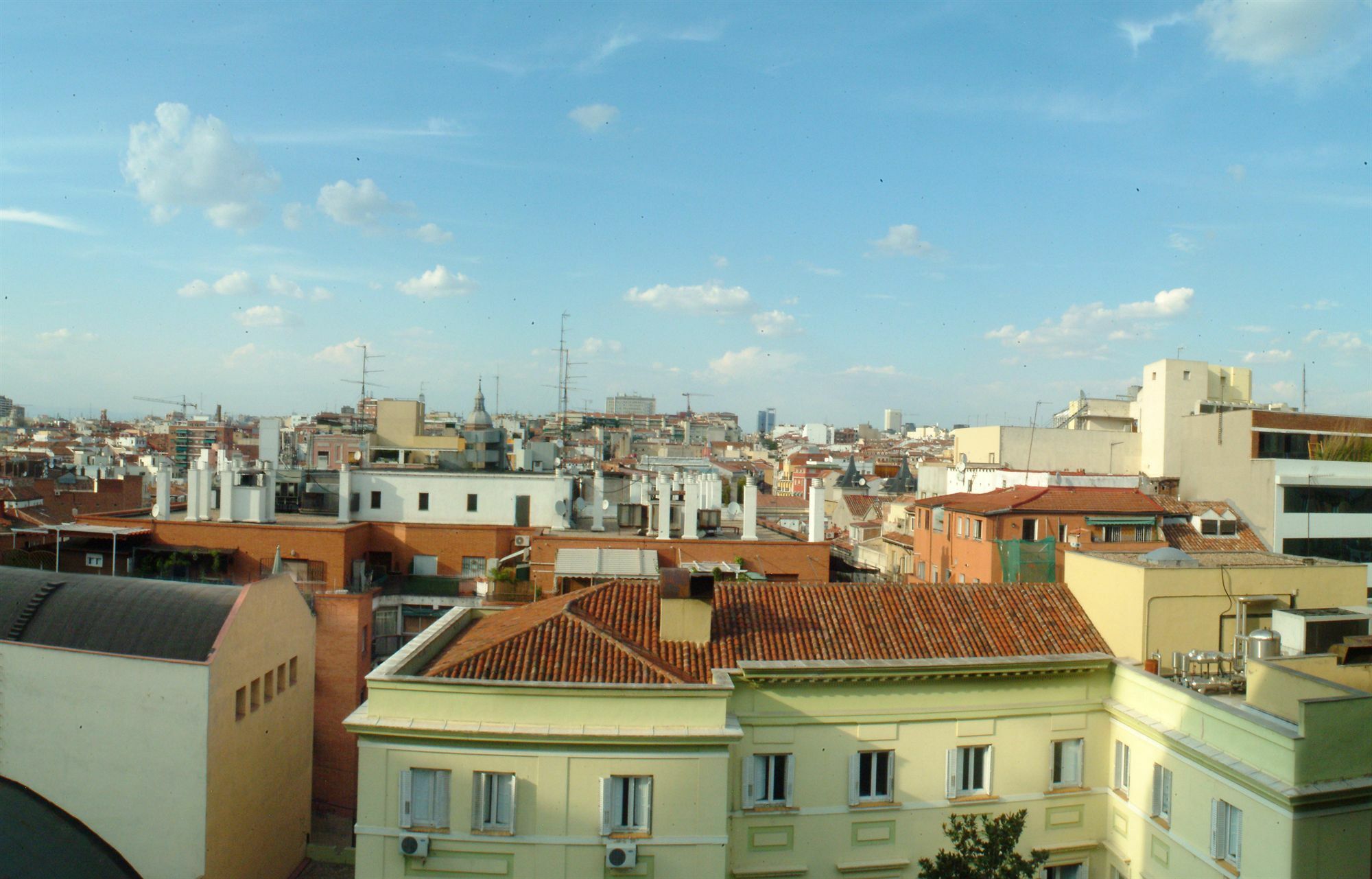 Hostal Santillan Madrid Eksteriør billede
