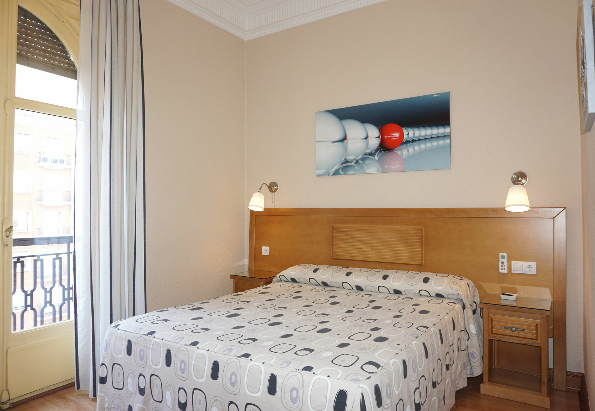 Hostal Santillan Madrid Eksteriør billede